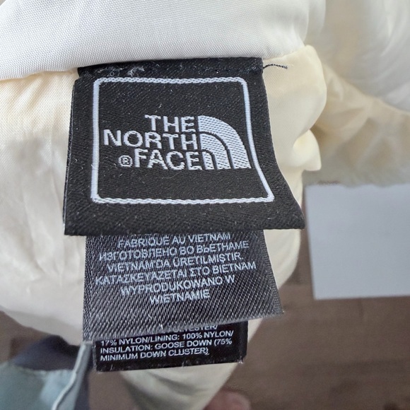 The North Face Aconcagua White down short Puffer Jacket small /xs - Picture 12 of 13